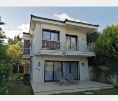 ALAÇATI MERKEZE VE ÇAMLIKYOLA YAKIN SATILIK VİLLA ALAÇATI MERKEZE VE ÇAMLIKYOLA YAKIN SATILIK VİLLA